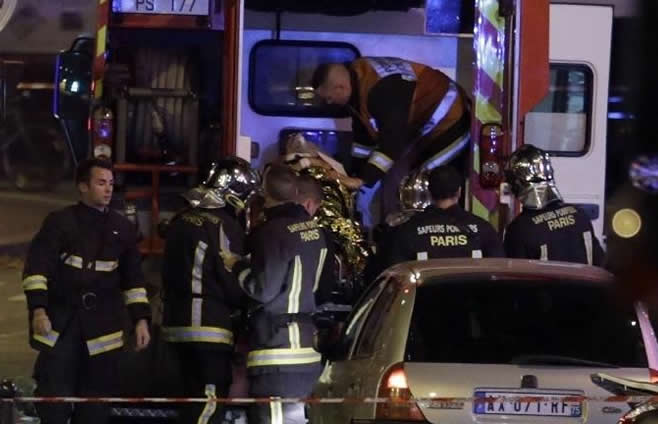 巴黎多地发生枪击案 媒体称多人被劫持