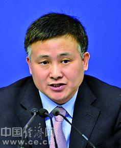 央行副行长潘功胜接替易纲兼任外汇管理局党组