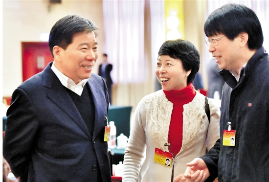 GDP破万亿喜讯(3)