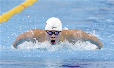 全国游泳冠军赛:温州选手李朱濠200米蝶泳摘金