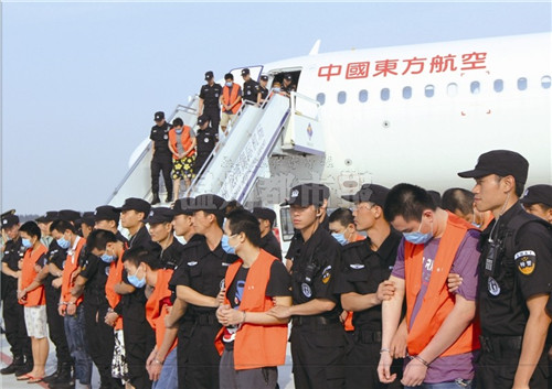 81名电信诈骗嫌犯被押回国 其中温州警方押回
