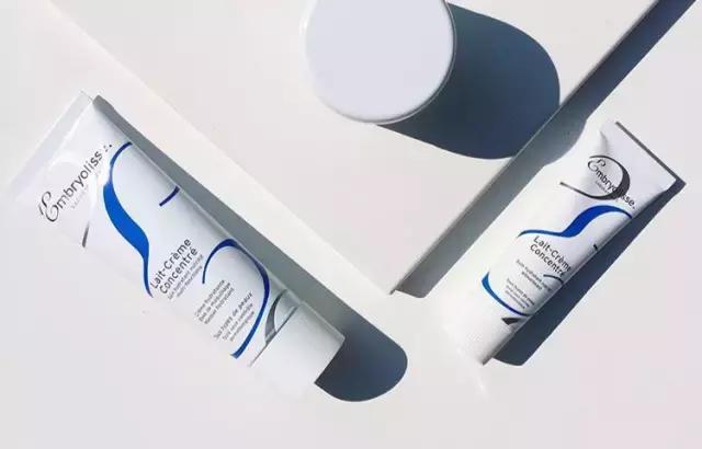 纽约时装周后台的化妆间里 都有哪些美妆