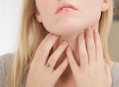 喉咙痒咳嗽怎么办?推荐保健药膳巧调理