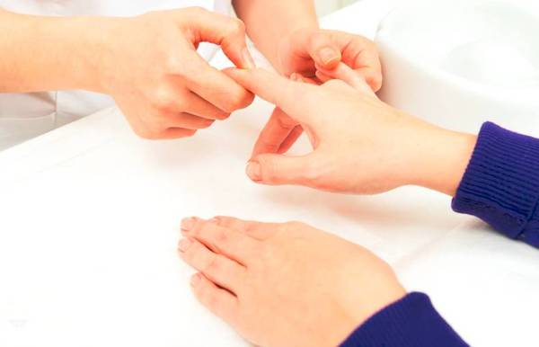 真相 | 指甲上的月牙是健康晴雨表?