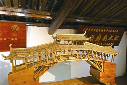 曾家快制作的廊桥模型