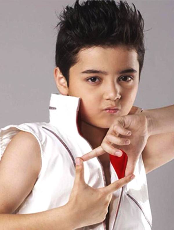 童星阿尔法回应“秃”然长大 尼格买提为其加油