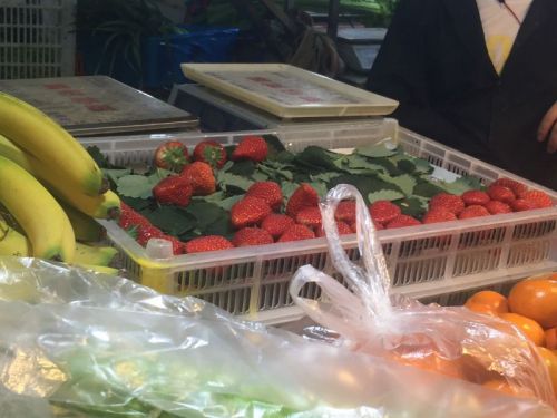 四个农贸市场检测食品 草莓橘子疑似重金属铅超标