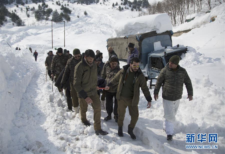 印控克什米尔地区发生雪崩至少11人死亡