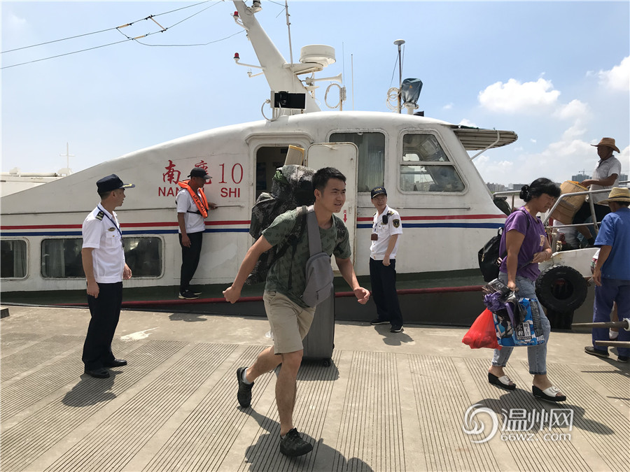 今年第11号台风“白鹿”来袭 温州南麂疏散旅客2292人