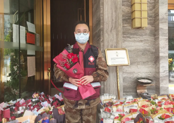 记住这些英雄！温州第二批援鄂医疗队回家