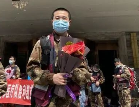记住这些英雄！温州第二批援鄂医疗队回家