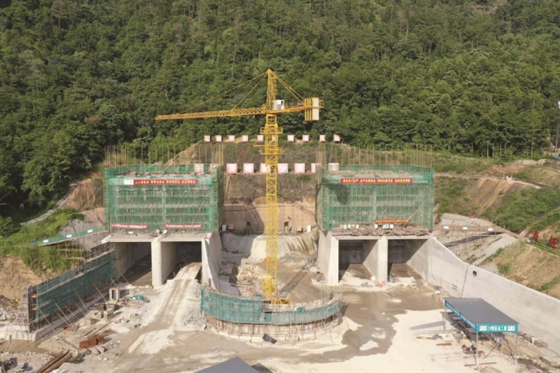 平阳县南湖分洪工程启闭机闸门安装完毕 提前一年具备应急通水条件