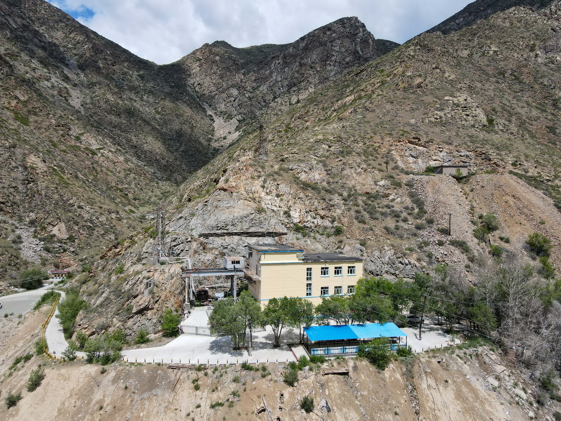 新疆可可托海：地下136米的水电站