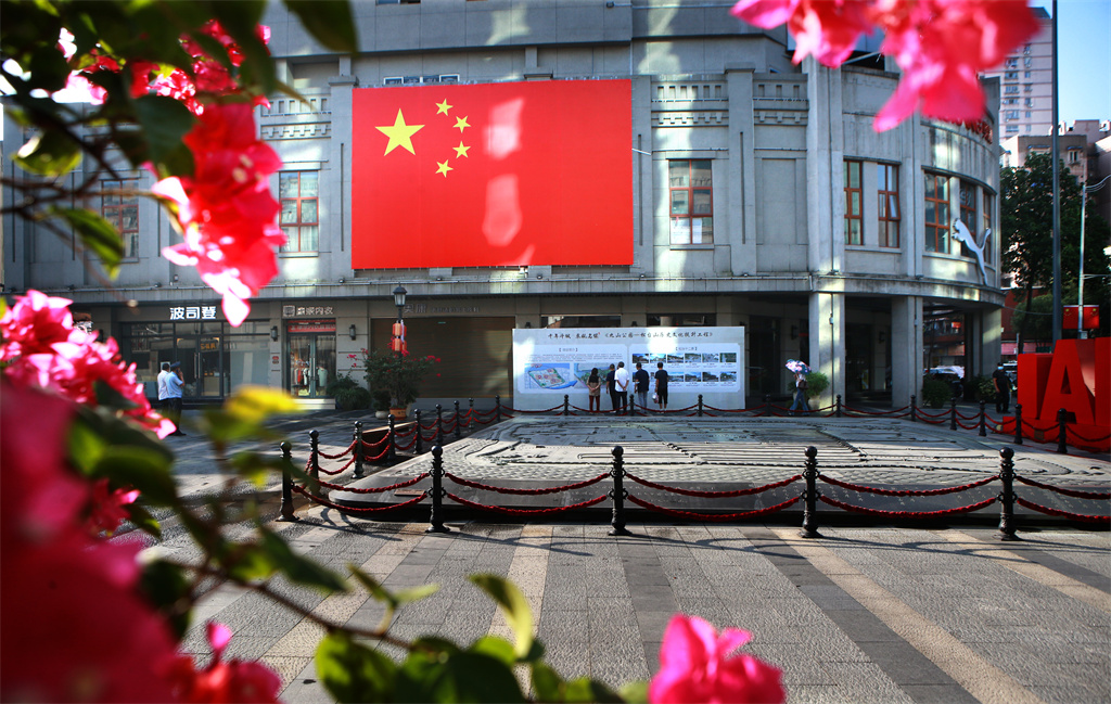 “中国红”成温州街头最美主题色