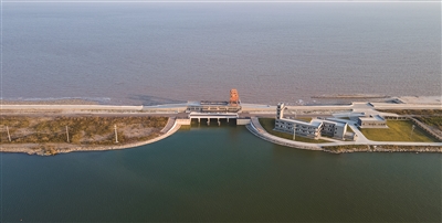 瓯飞一期围垦创造“水上奇迹” 成为温州首个摘得“鲁班奖”的水利工程