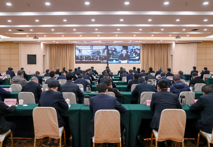 会后,市委书记刘小涛在温州分会场主持召开续会,对统筹推进疫情防控和