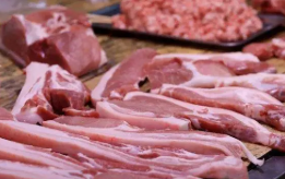 猪肉价格持续走低 养殖户有点“愁”