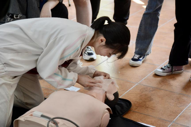 迎亞運學急救 溫州市紅十字會開展學生志愿者救護員培訓