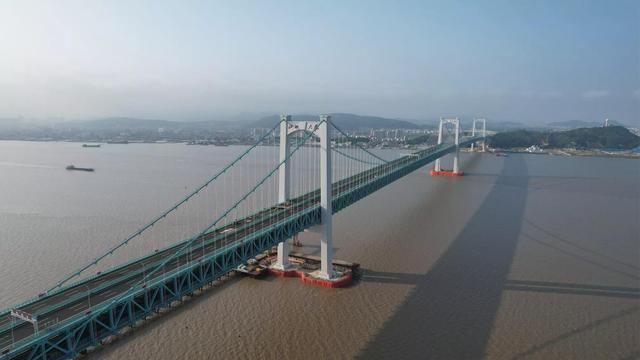 湖北之声：湖北造！世界首座三塔四跨钢桁梁悬索桥――瓯江北口大桥正式通车