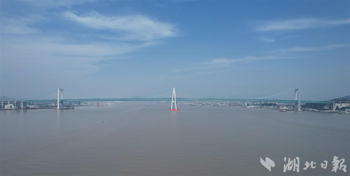 湖北日报：连破三项世界纪录――记温州瓯江北口大桥的湖北建设者