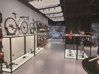 ��¶Ӫ�����г��������ȳ� ��Ԫ��·���г���һ������