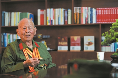 94岁老兵刘德桐：我们的战士一个个往前线冲 没有一个怕死的
