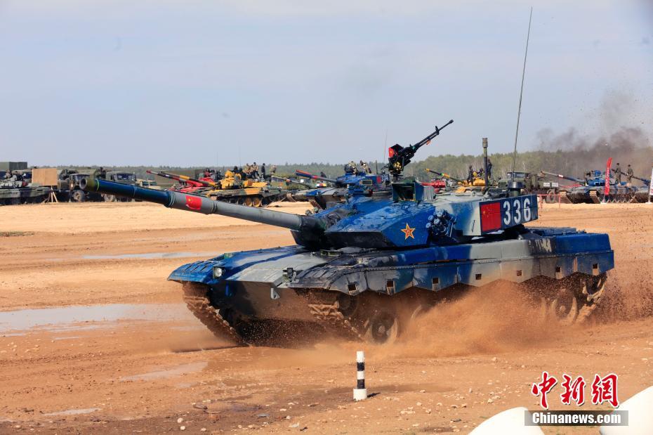 “坦克两项”比赛 中国参赛队亮相