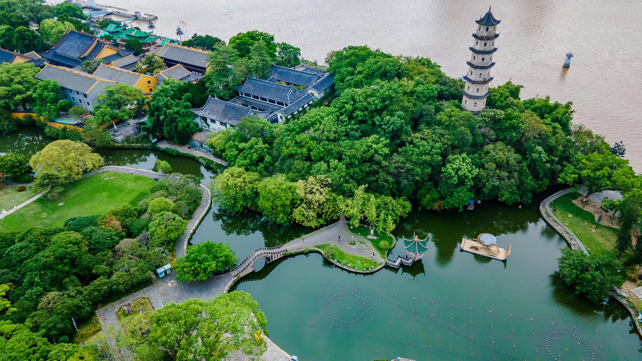 中国蓝新闻： 鹿城首个“水下森林”种植完成，沉寂多年的共青湖“活”了 - 鹿城新闻网