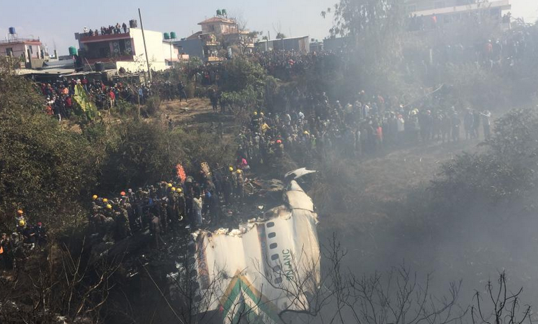 尼泊尔暂停搜寻客机坠毁事故中4名失踪人员