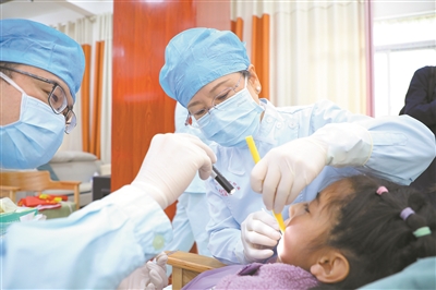 ͯ繫Ŀ߽Ĵ ѩԭ½΢Ц