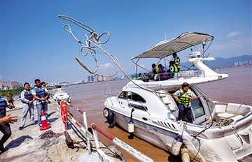 ��ͧ��ѵ��10��ѧ��һ��� �������ǡ��ܻ�ӭ