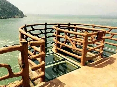 云台山玻璃栈道破裂 温州的玻璃栈道可都好?