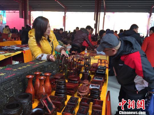 中国红木第一大集开集引入智能交易平台
