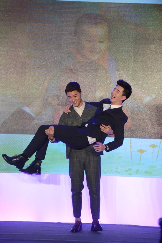 《匆匆那年:好久不见》将播陈寻赵烨现场"公主抱"