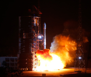 中国成功发射白俄罗斯通信卫星一号