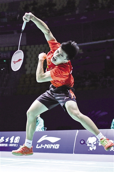 郑思维在比赛中.