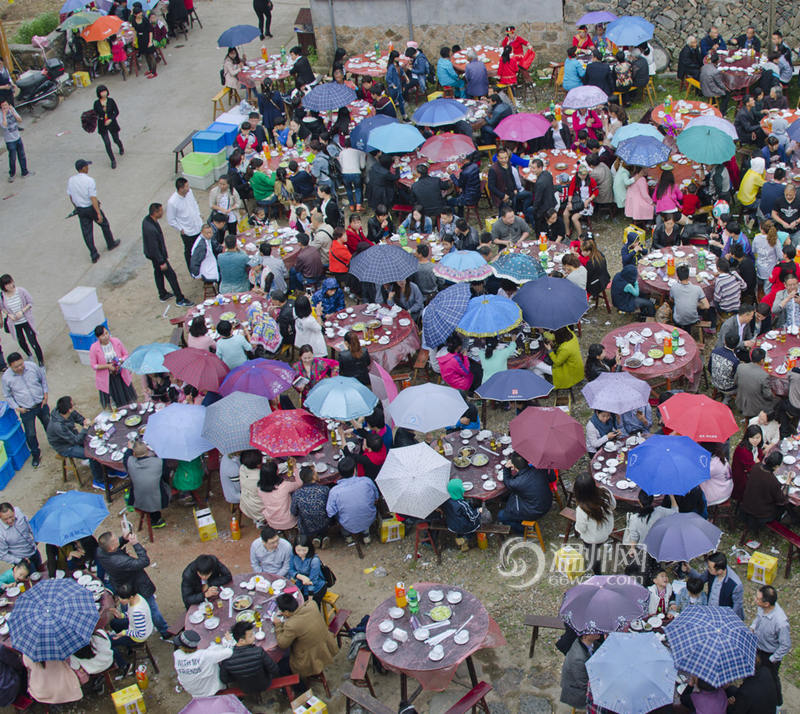 参赛作品:百家宴组图