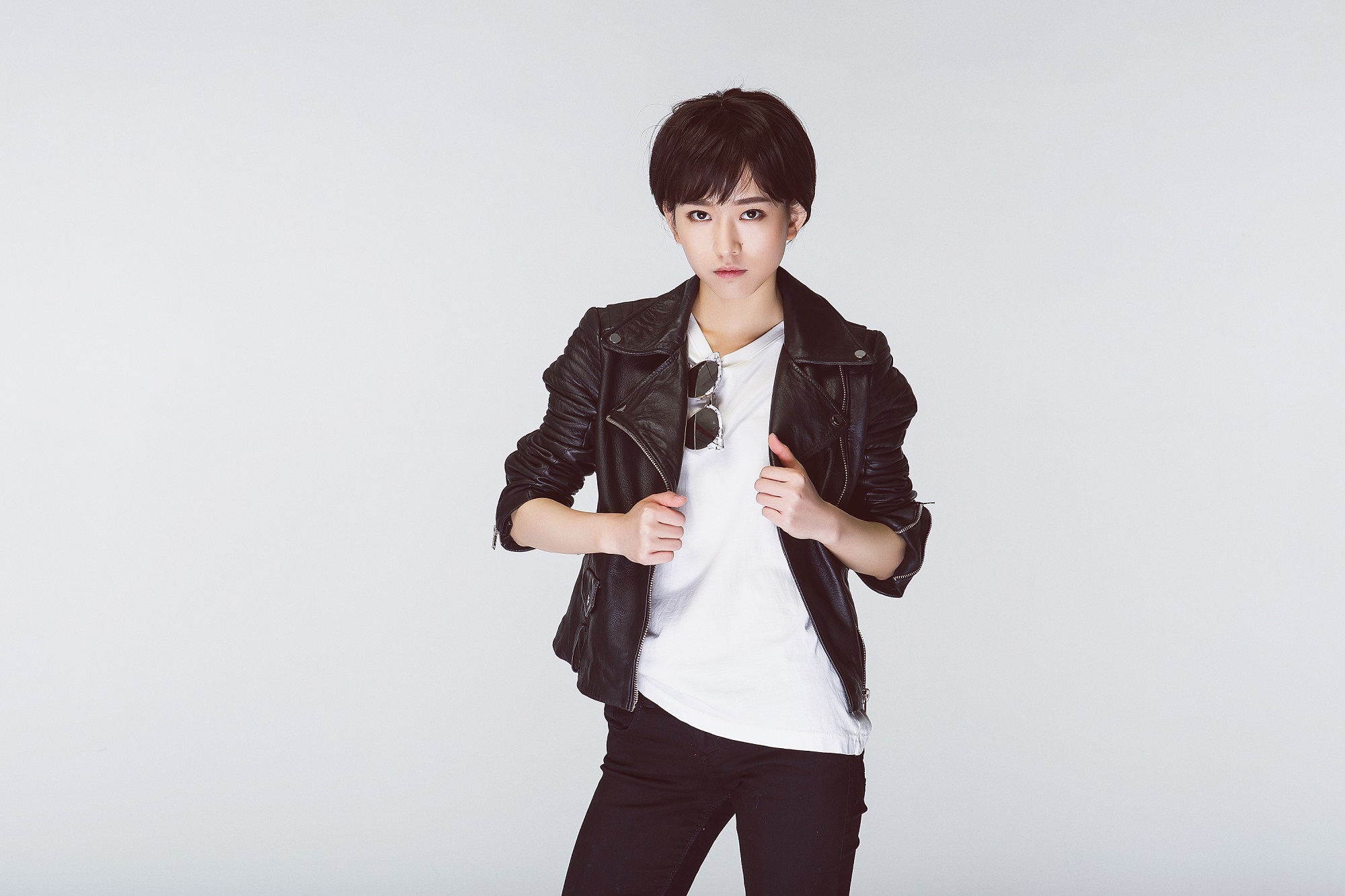 国民美少女美少女一秒变酷跩boy帅气逼人