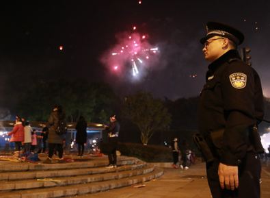 值班民警眼中的春节:请安心过年,治安交给我