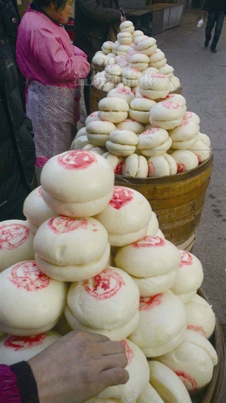 温州的六年级小学生小早晒出的是东阳老家爷爷做的馒头.