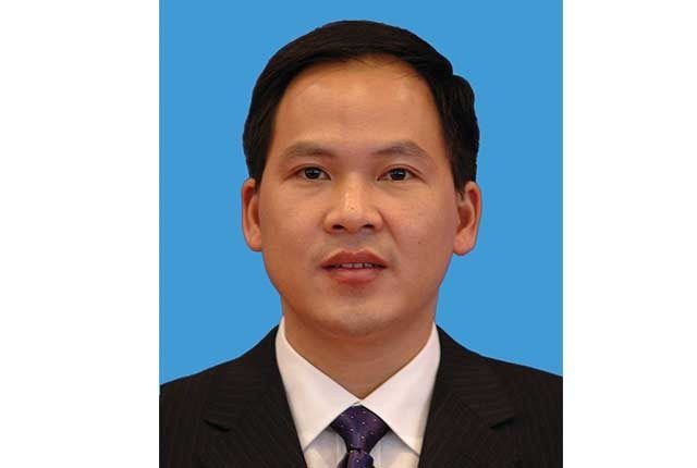 温暖当选舟山市市长 为浙江第一位70后市长