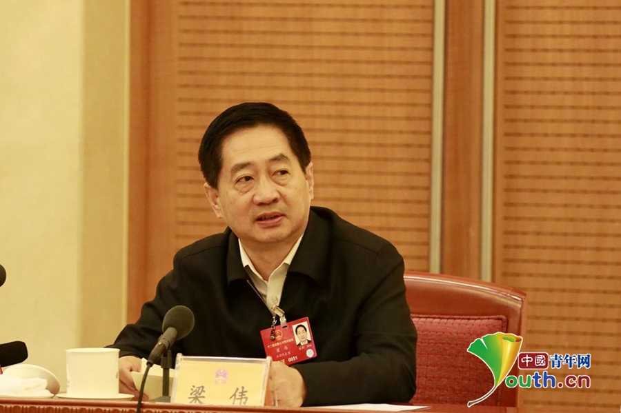 代表热议慈善法草案:意义获肯定 完善税收优惠成热点