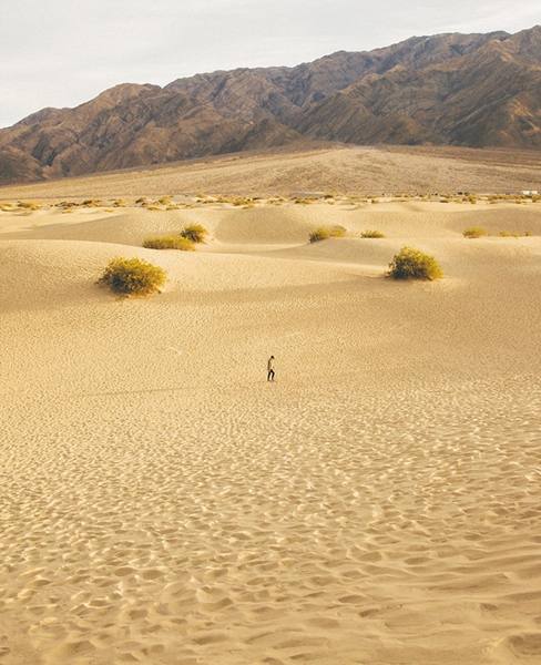 摄影师拍摄最孤独风光大片