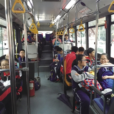 建设完善的公共交通 让孩子上学放学路走得更安心