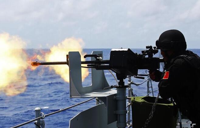 中国海军护航编队开展反海盗针对性演练