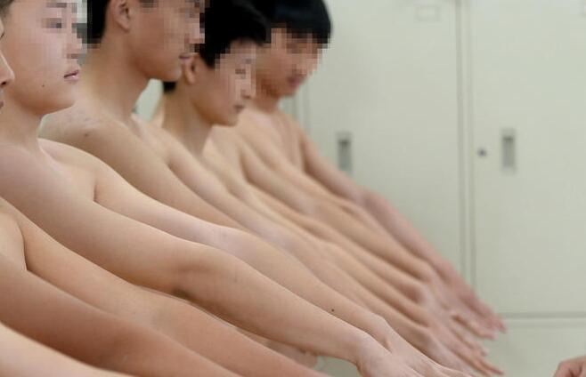济南：高中航空班招飞 裸体检查纹身伤疤