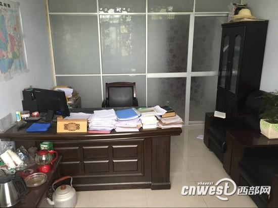 陕西一村民在镇党委副书记办公室上吊身亡(图)