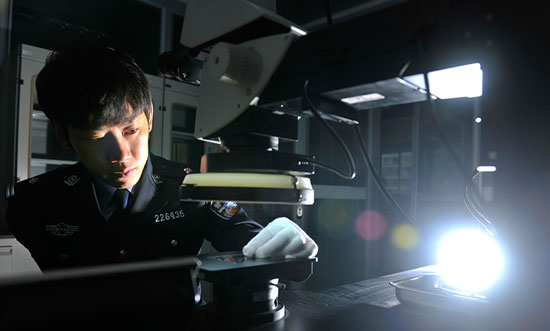 独臂民警陈冰坚守刑侦一线的当代保尔