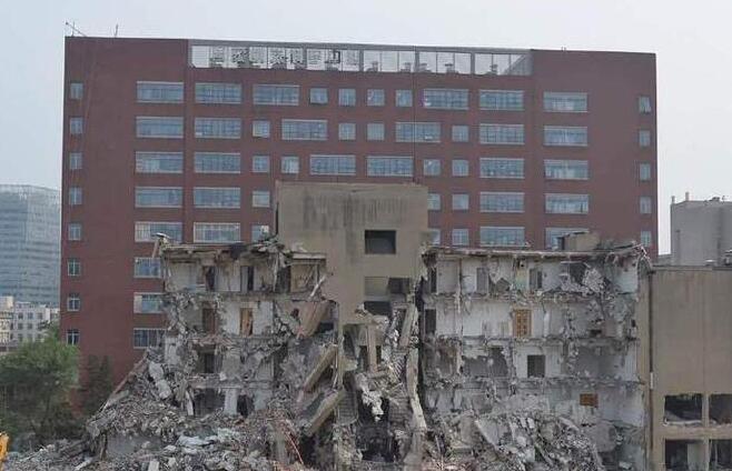 “共和国科学第一楼”被拆 官方称办公空间紧张