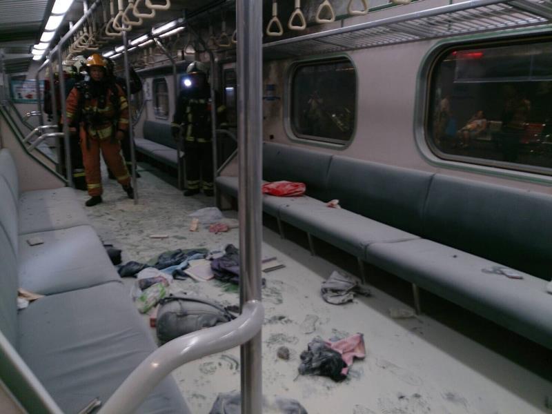 台湾台铁列车爆炸起火多人受伤